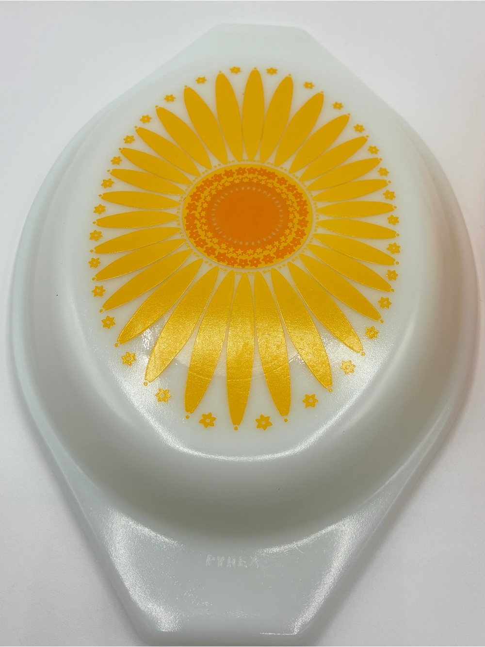 Vintage Pyrex Daisy Sunflower Orange Oval Casserole Dish #043 1.5qt - Picture 3 of 11